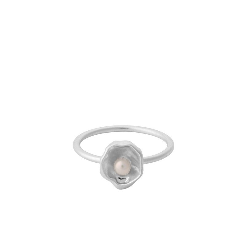 Pernille Corydon Hidden Pearl ring i sølv med ferskvandsperle